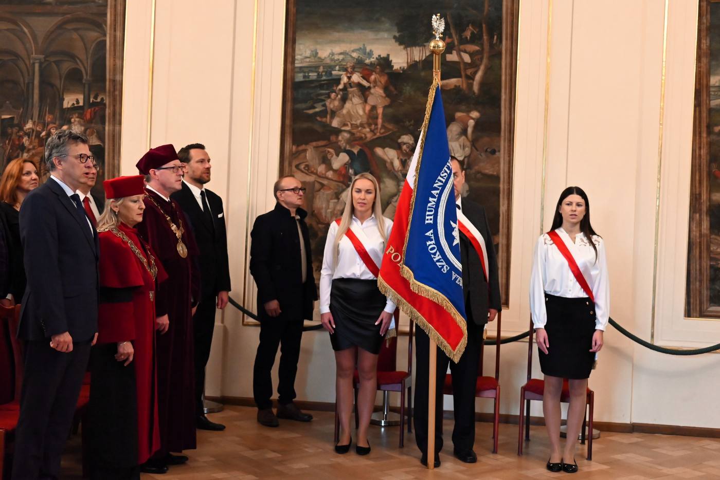Poczet sztandarowy WSHE podczas immatrykulacji